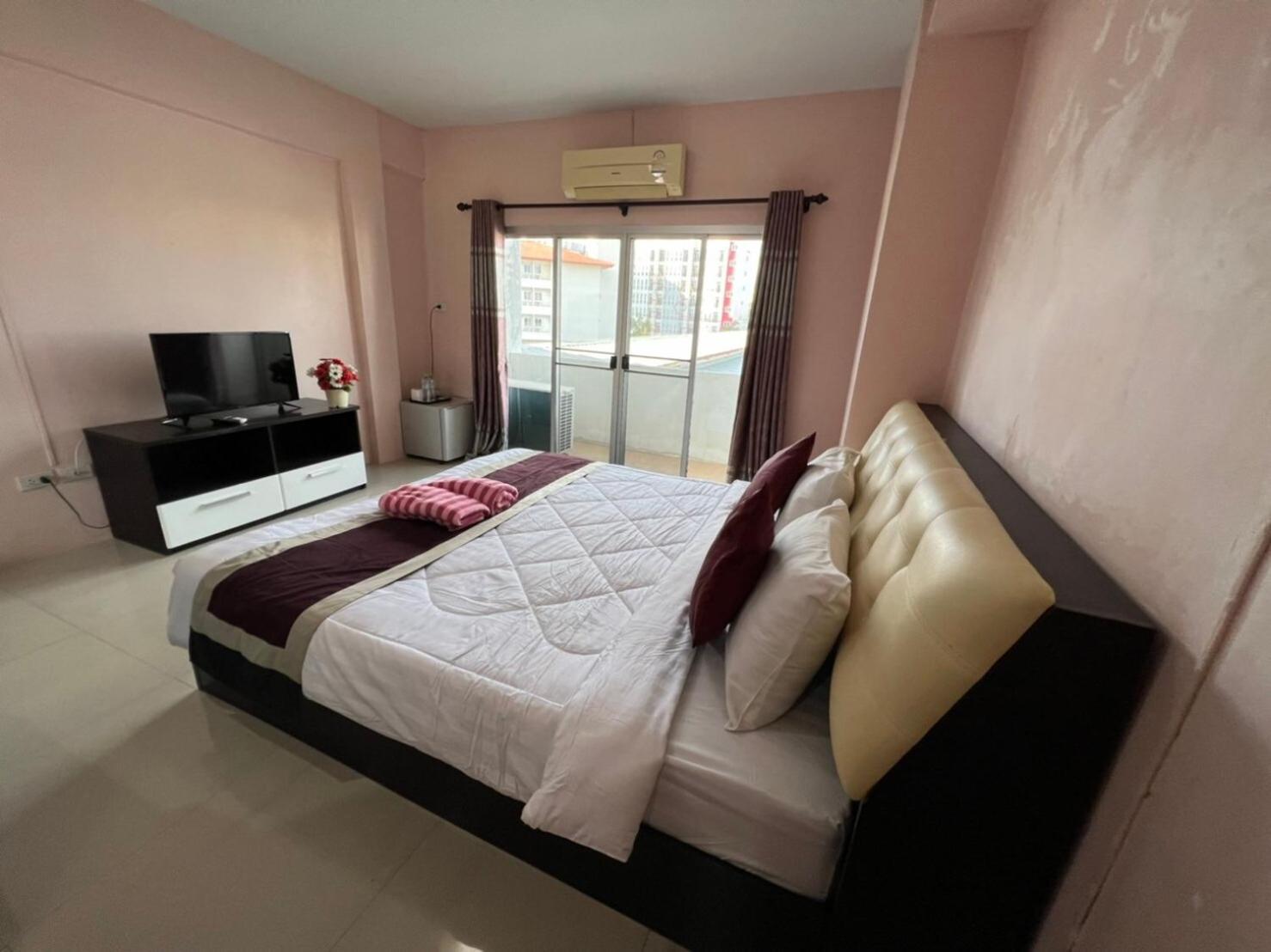 Kjs Pattaya Hotell Eksteriør bilde