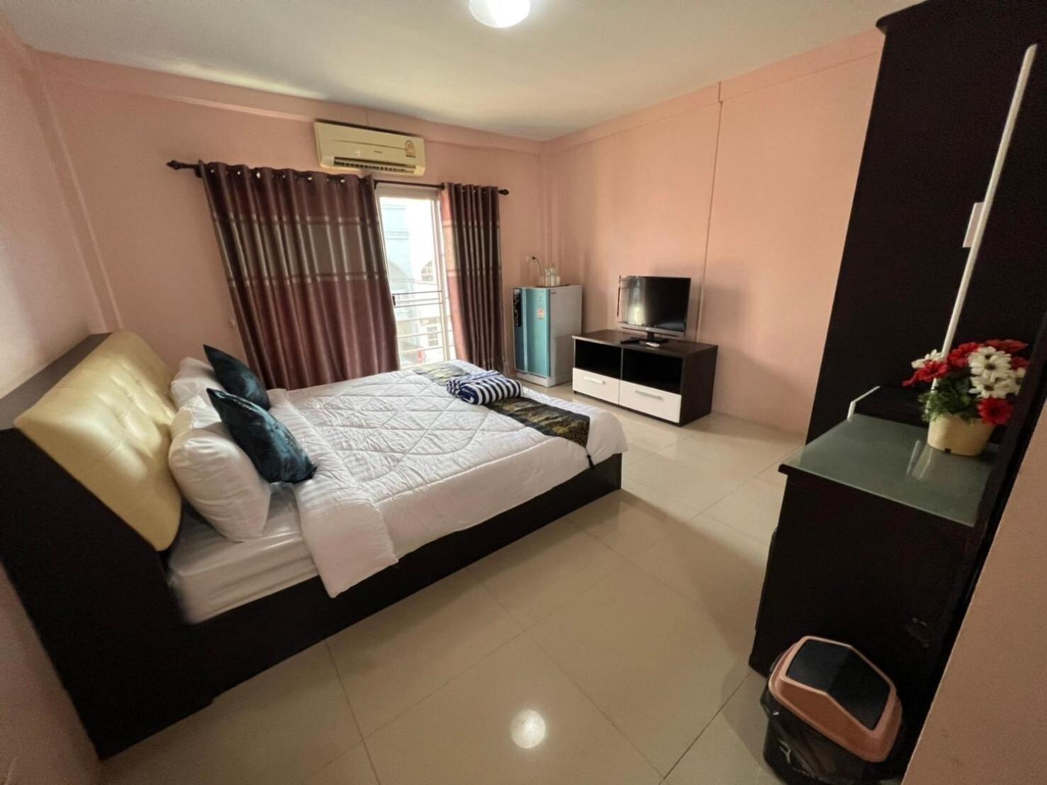Kjs Pattaya Hotell Eksteriør bilde